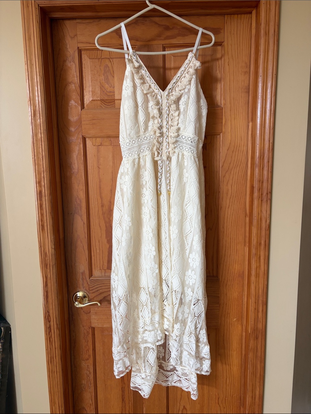 Ivory Lace High-Low Maxi Dress with Spaghetti Straps